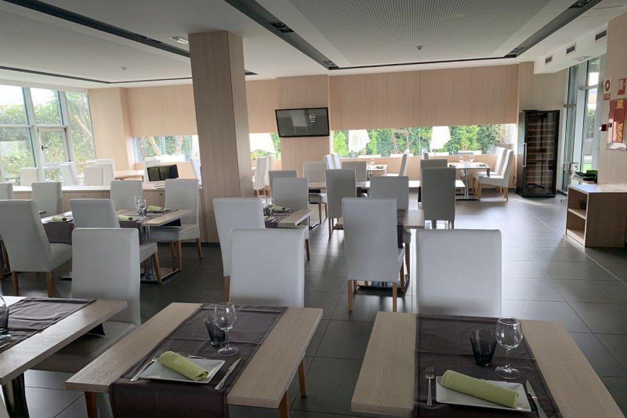 Hotel Sercotel Plana Parc Alquerias Del Nino Perdido Exterior photo